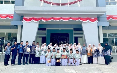 Dari Madrasah untuk Kota Sabang: Tiga Buku Antologi Resmi Dihibahkan ke Perpustakaan Daerah Kota Sabang